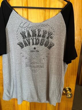 Harley-Davidson Grey and Black Embossed Eagle Raglan Top